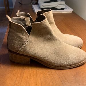 Diba True Tan suede booties size 8.5